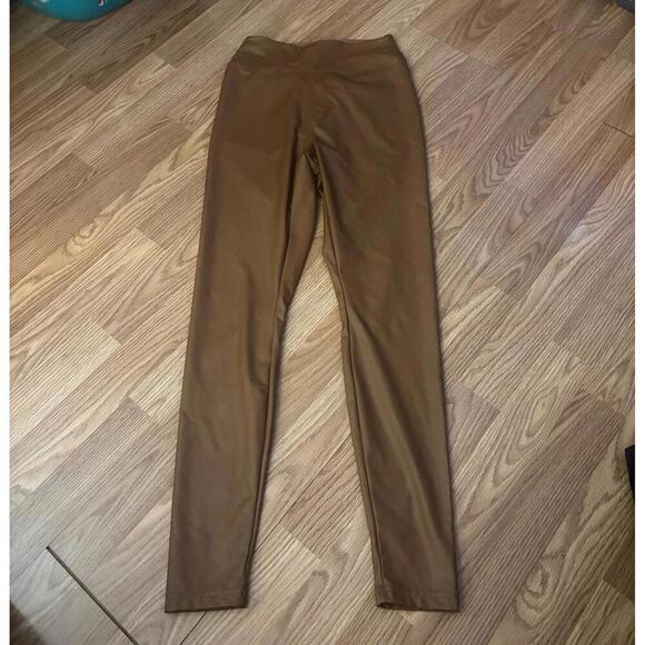 Offline By Aerie Luxe Faux Leather Leggings Size Medium - Picture 2 of 7